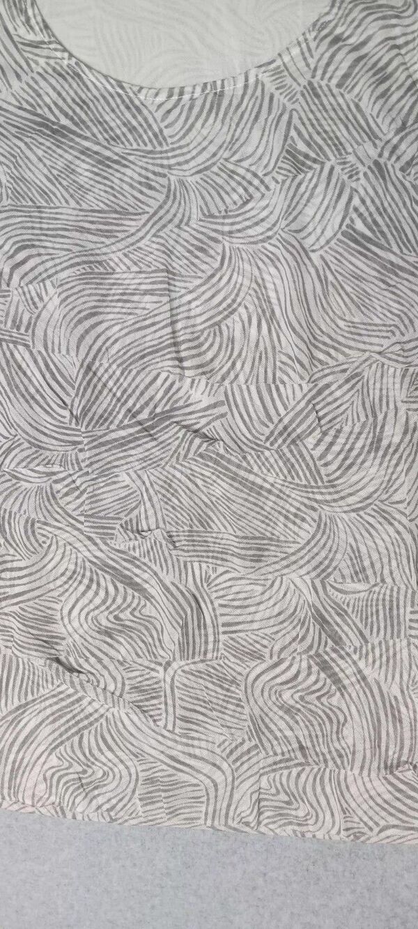 Chicos Sleeveless Ruffled Blouse Womens Size 2 White And Grey Gray Abstract... - Picture 10 of 10